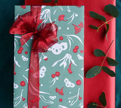 KOALA WRAP-Sage-Scarlet on White Kraft #3
